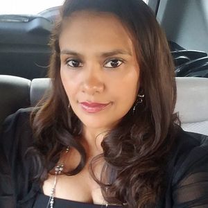 Meet your Posher, Yaneth